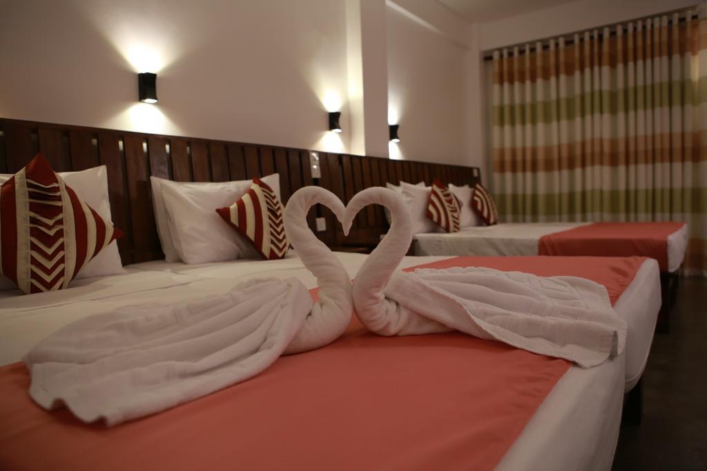 Cozy Sea View Inn Hikkaduwa Exterior photo