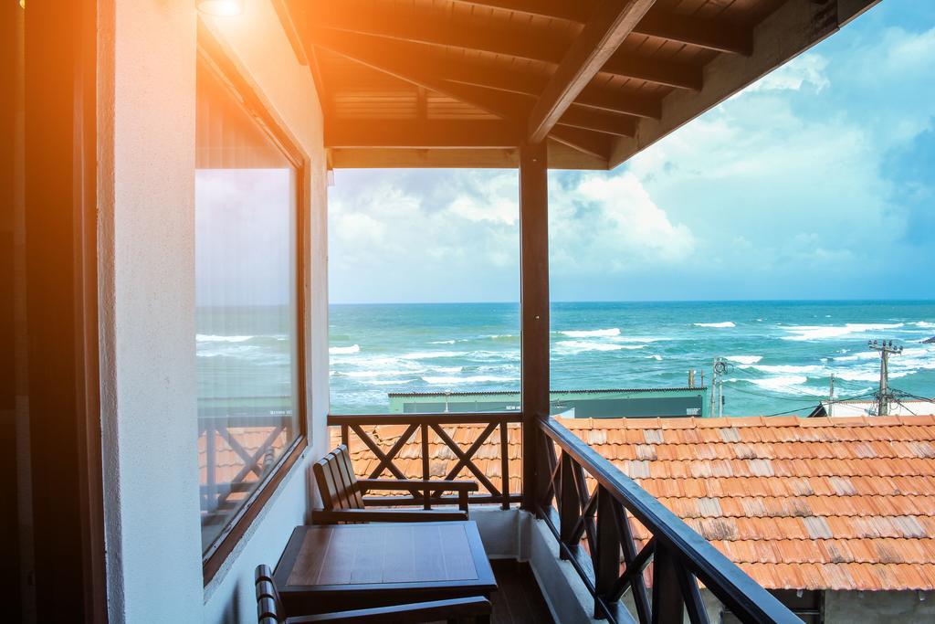 Cozy Sea View Inn Hikkaduwa Exterior photo